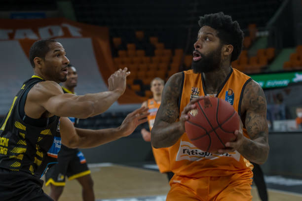 路高歌猛进 路高歌猛进