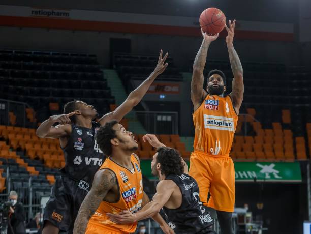 萨利巴在一 萨利巴在一