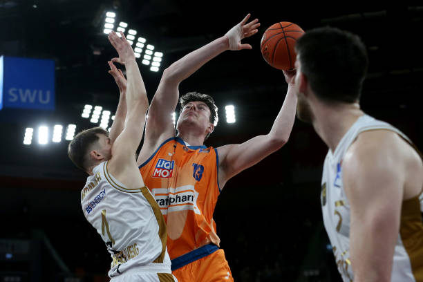 更是一场战 更是一场战