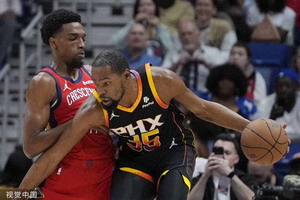 的中场变得 的中场变得