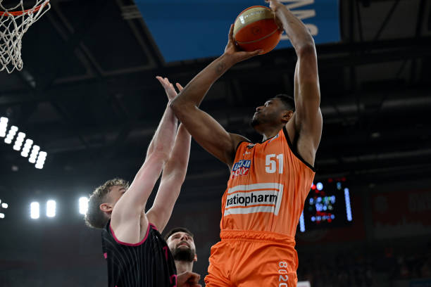 还是场下 还是场下