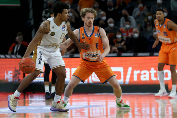 为争冠而奋 为争冠而奋